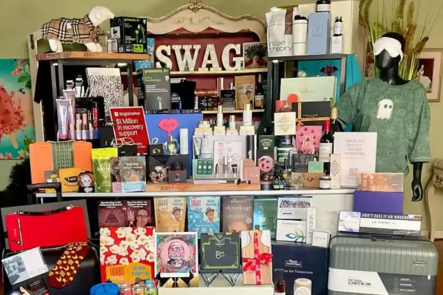 Todos los productos que incluye la bolsa de regalos que reciben los nominados a los Oscar 2025.