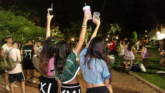 PROBLEMÁTICA. El consumo de alcohol es solo una de las preocupaciones.