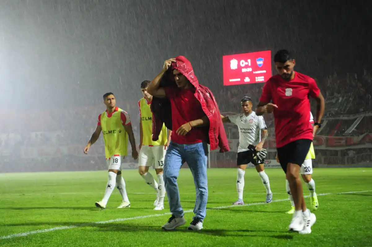 POSITIVO. El parate favoreció al DT para ordenar el equipo.