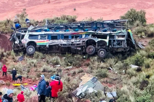 Al menos 25 muertos en nuevo accidente en Bolivia