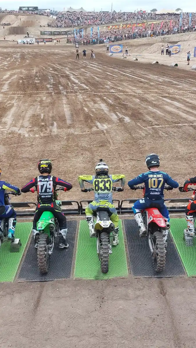 LARGADA. Toro, con el 338, está en posición de inicial en el partidor. FOTO DE MARCOS SENA