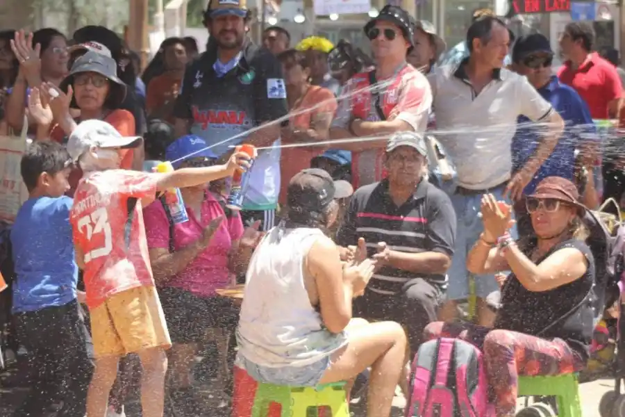 CARNAVAL. Así vivieron las familias este tradicional encuentro.