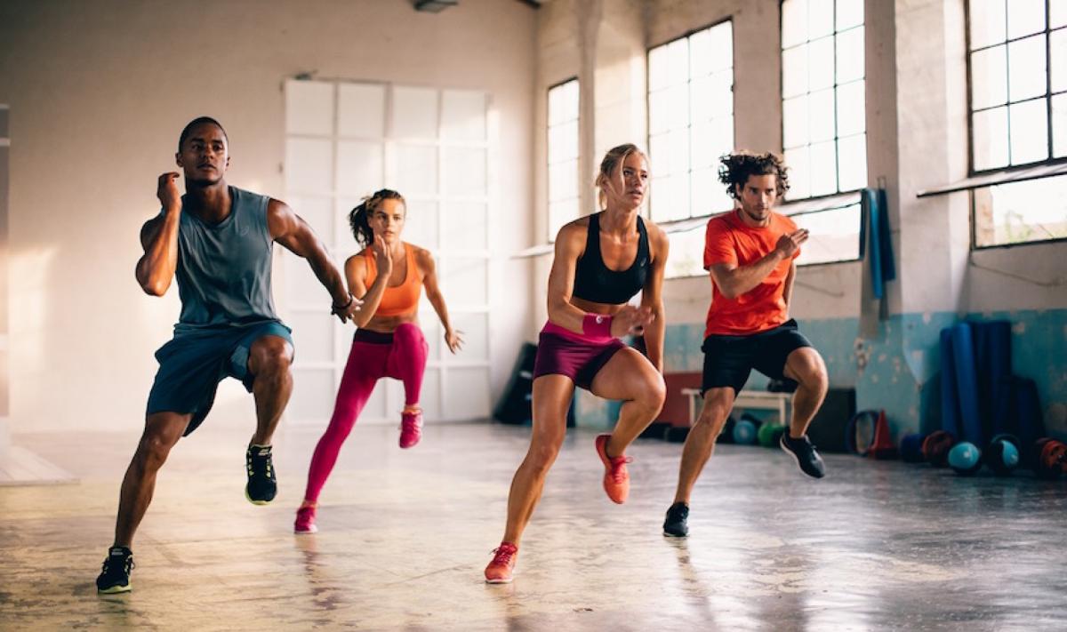 Esta rutina de cinco minutos es ideal para quemar grasa y bajar de