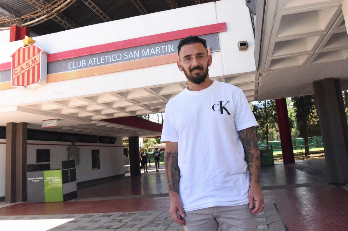 CÓMO EN CASA. Juan Cuevas aseguró que disfruta del día a día en San Martín y explicó que se quedó para pelear por el ascenso.