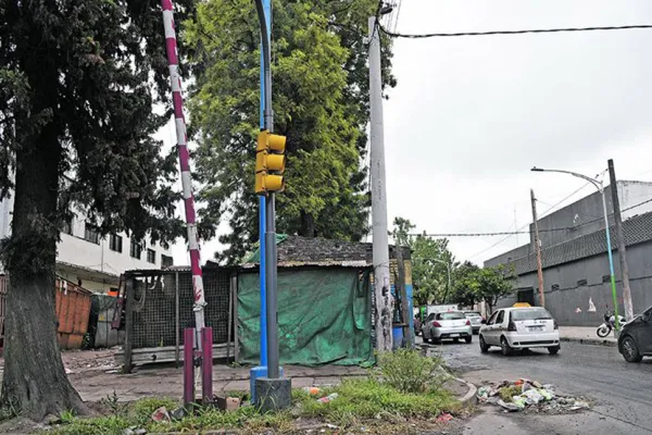 El asentamiento de Marco Avellaneda y avenida Sarmiento cayó en un cono de sombras