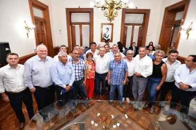 Los gremios estatales firmaron el acuerdo salarial del 10% hasta mayo