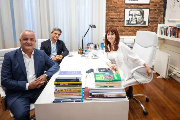 Dimes y diretes: el primer golpe de peronistas tucumanos contra Milei