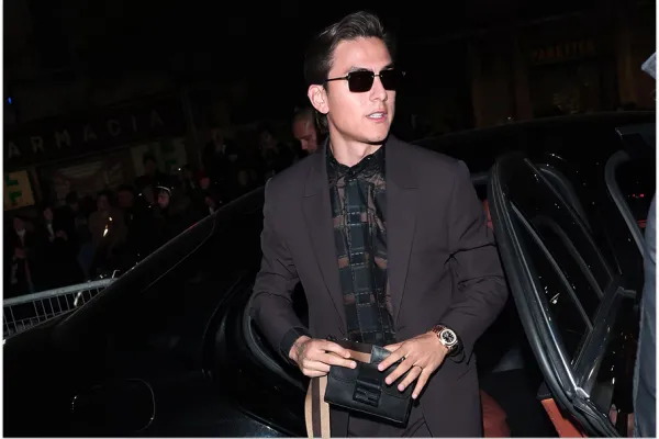 ¿Ahora es modelo? Paulo Dybala y su outfit de lujo en la Semana de la Moda de Milán