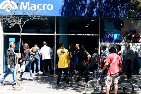600x400_en-tres-das-sueldos-terminaran-depositarse-sabado-entidades-bancarias-opera-gobierno-provincial-1073677-082658.webp