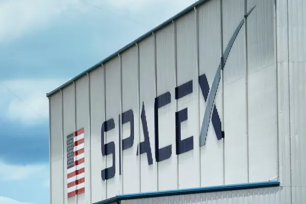 Nuevo fracaso de Elon Musk: el Starship de Space X despegó, pero se prendió fuego
