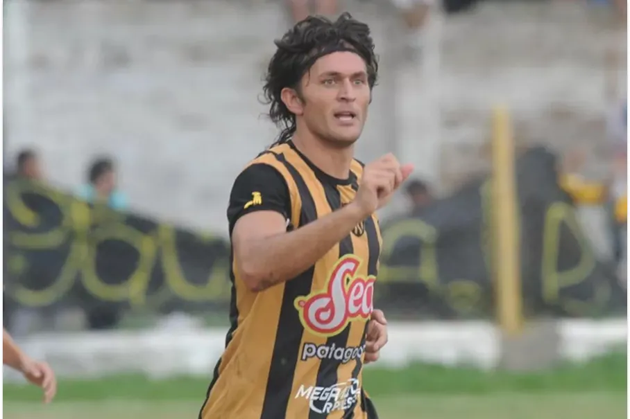 GOLEADOR. Belluscio destaca, de entre todos los clubes que jugó, su paso por Lastenia, donde salieron campeones en 2012