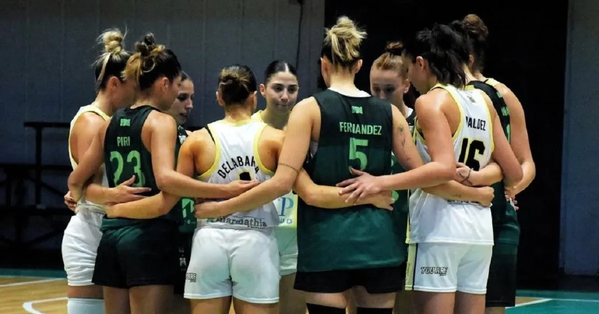 De no creer: un equipo de básquet fue sancionado luego de que sus jugadoras fueran espiadas en el vestuario