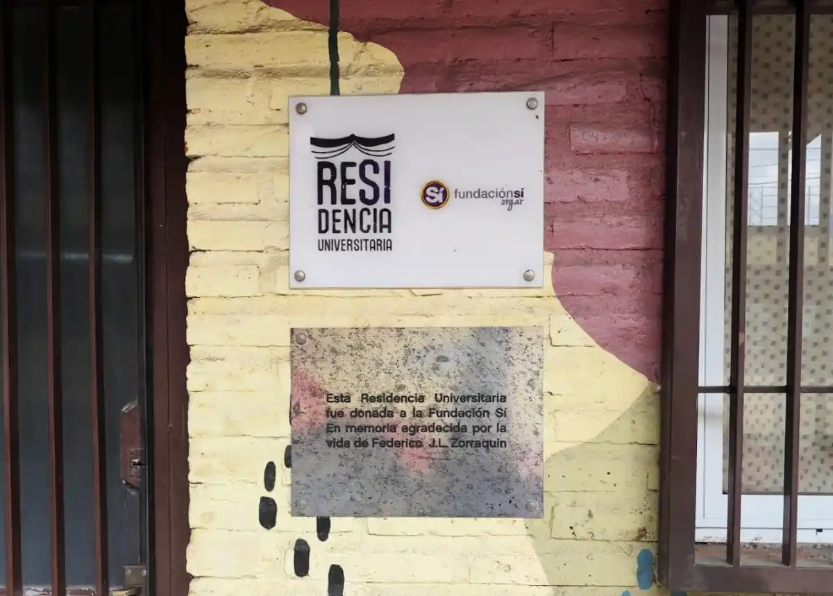 LA FACHADA. La casa de la residencia tiene murales por fuera y por dentro. / LA GACETA