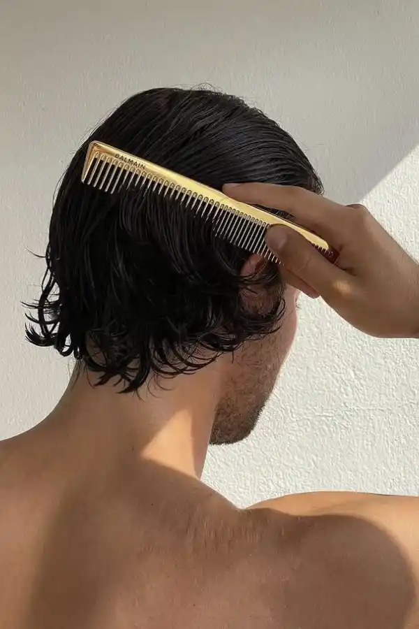 Tu cabeza a la moda: tendencias en cortes de pelo para hombres este 2025
