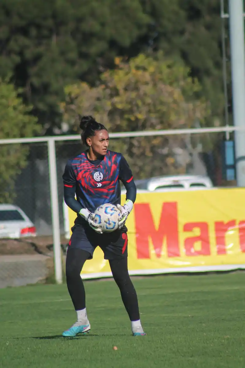 La dura reflexión de la arquera de la selección argentina: “No llegamos a cobrar ni un 5% de lo que gana un varón”