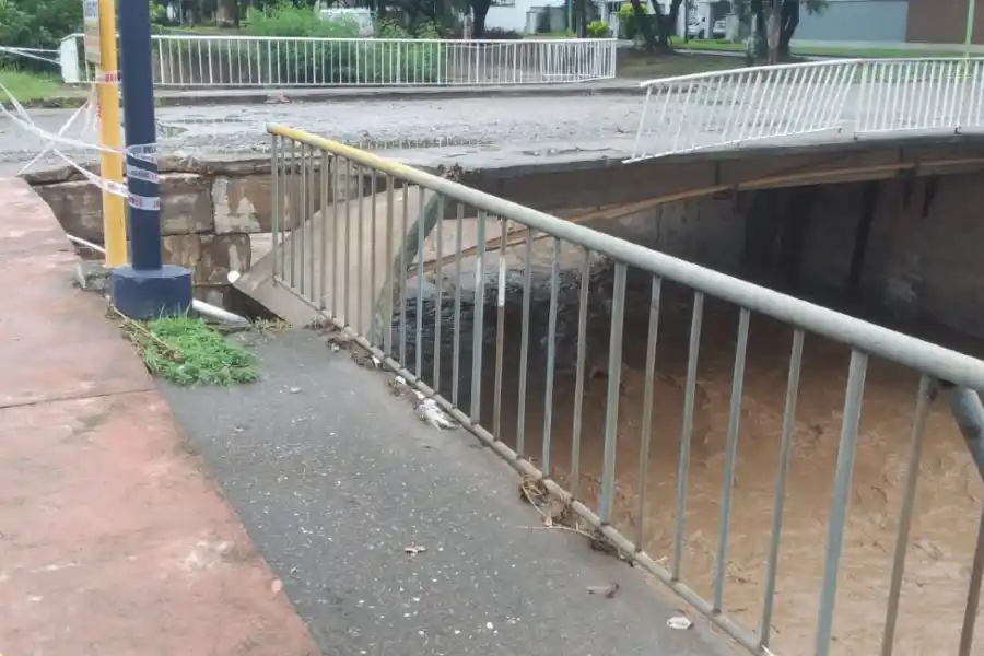 Cortaron el tránsito en Camino del Perú y Salas y Valdés