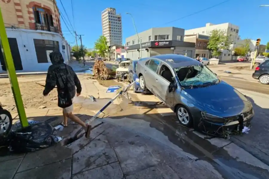 Emergencia en Bahía Blanca: Kicillof, Bullrich y Petri coordinan acciones, en medio de una polémica