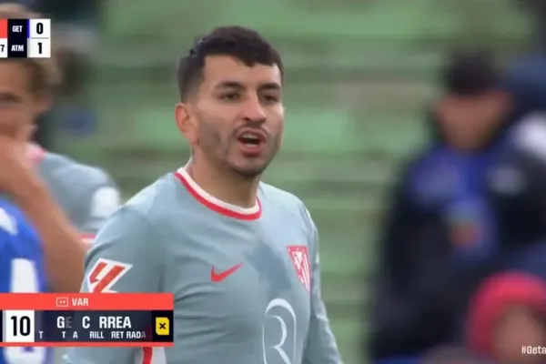 El duro informe arbitral sobre Ángel Correa después de sus insultos en la derrota del Atlético de Madrid
