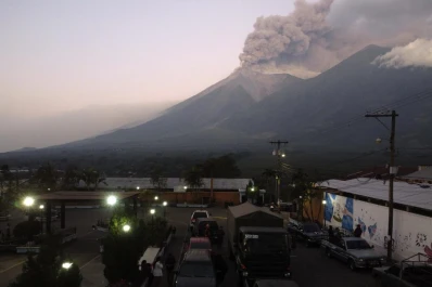 Un millar de evacuados en Guatemala por la erupción del volcán de Fuego