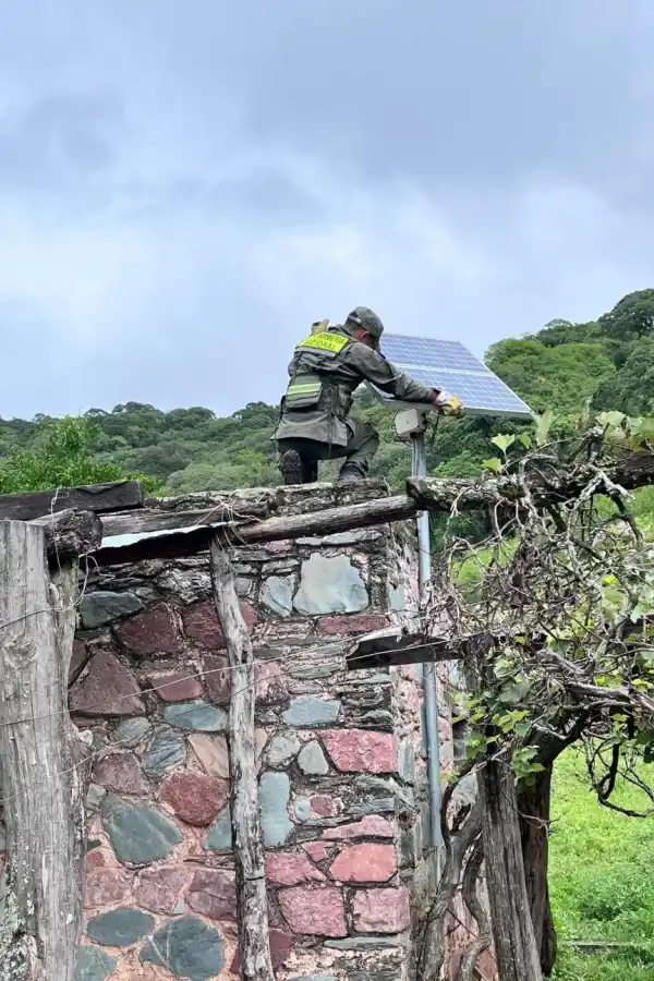 PREPARADOS. La casilla del cuidador tenía un panel solar.
