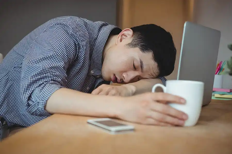 Los trabajadores por turnos pueden beneficiarse de las siestas para mejorar su rendimiento y estado de alerta.