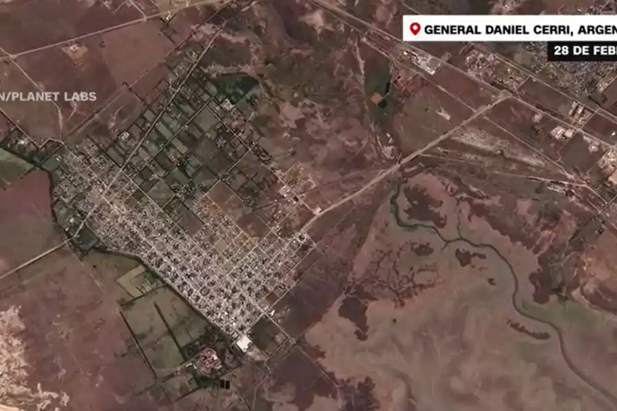 Esta imagen revela a la localidad e General Daniel Cerri el 28 de febrero, días antes de las lluvias torrenciales.