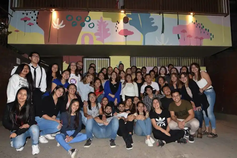 PRIMERA CAMADA. Este grupo de estudiantes habitó la residencia por primera vez. / FUNDACIÓN SI