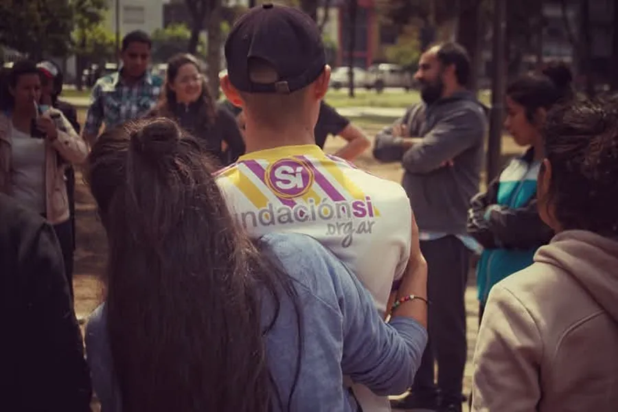 VOLUNTARIOS. El trabajo de los voluntarios es fundamental para sostener a los estudiantes de la fundación. / FUNDACIÓN SI