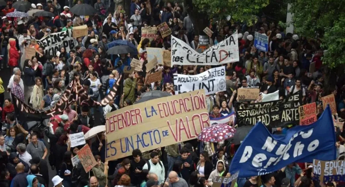 Docentes de universidades públicas anunciaron un paro por 48 horas: ¿cuándo será?