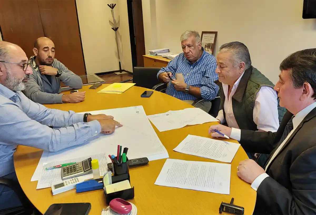 En Alberdi, vecinos reclaman el colapso del sistema de cloacas