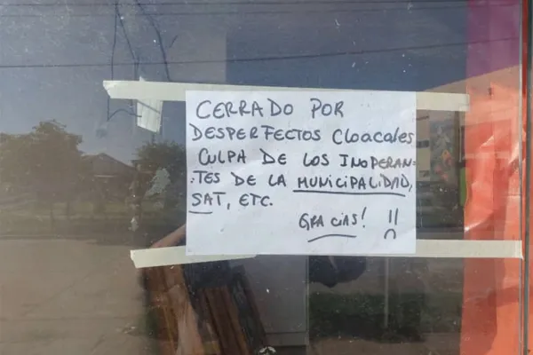 En Alberdi, vecinos reclaman el colapso del sistema de cloacas