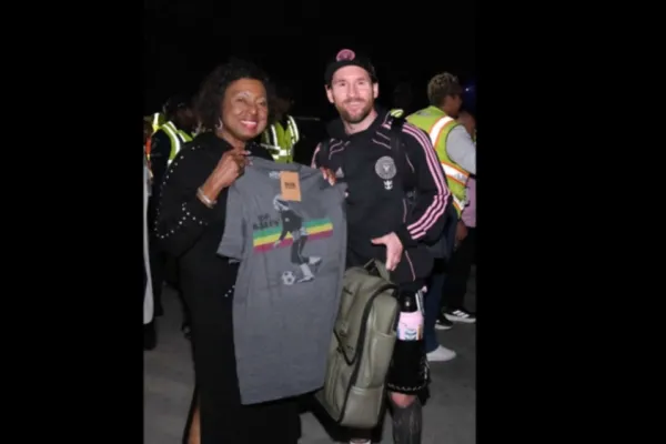 El particular regalo que recibió Lionel Messi en su llegada a Jamaica