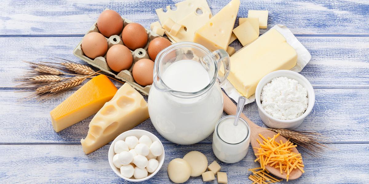 Los huevos y la leche son una de las opciones más comunes entre quienes no desean comer proteína animal.