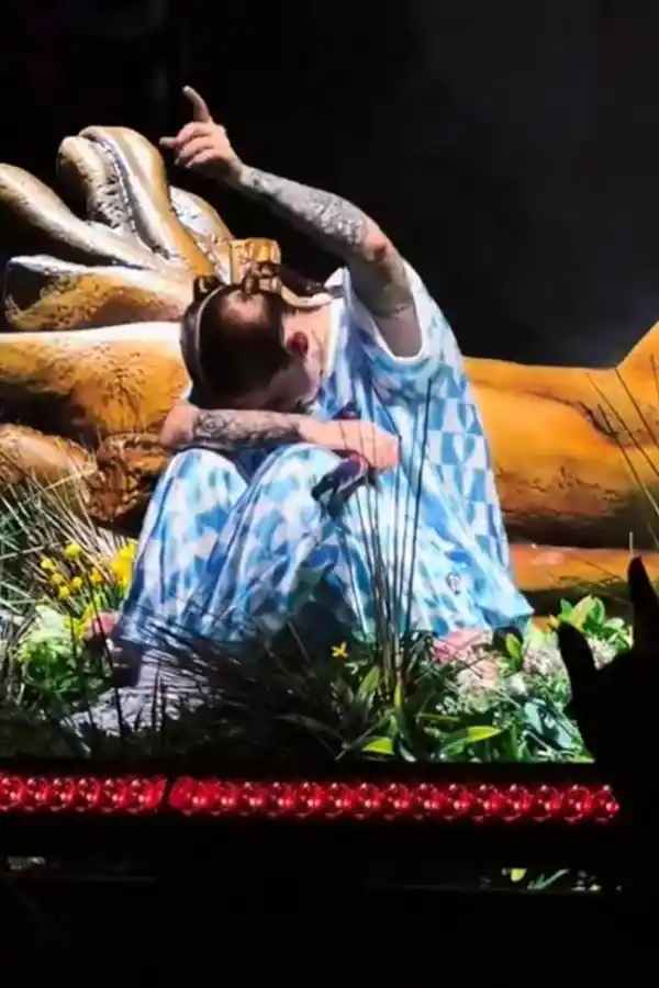 Young Miko en uno de sus últimos shows.