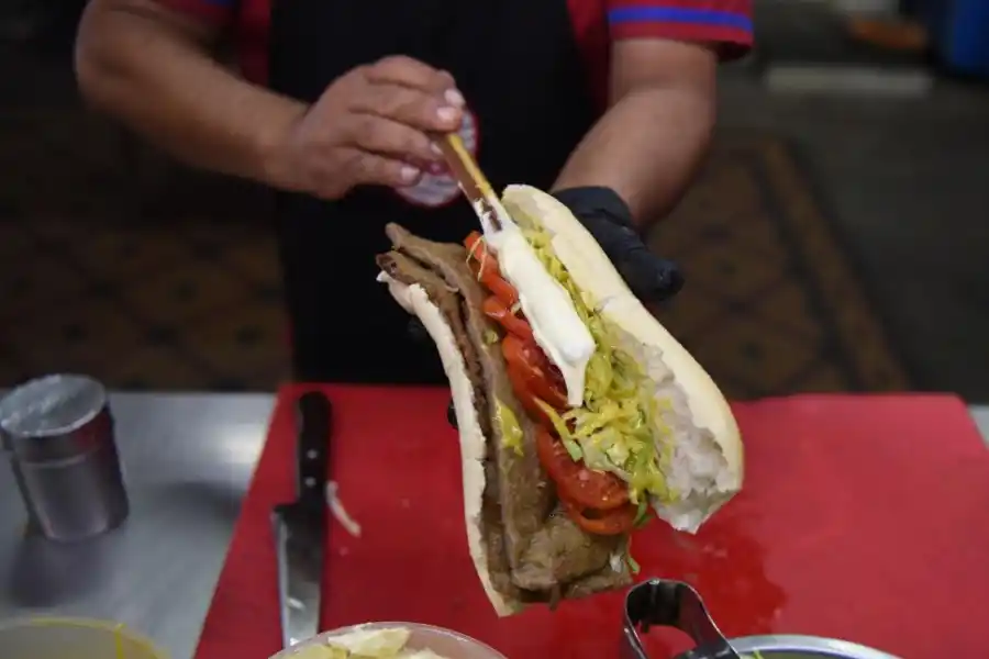 MOTOR ECONÓMICO. En Tucumán hay unos 400 puestos de venta.