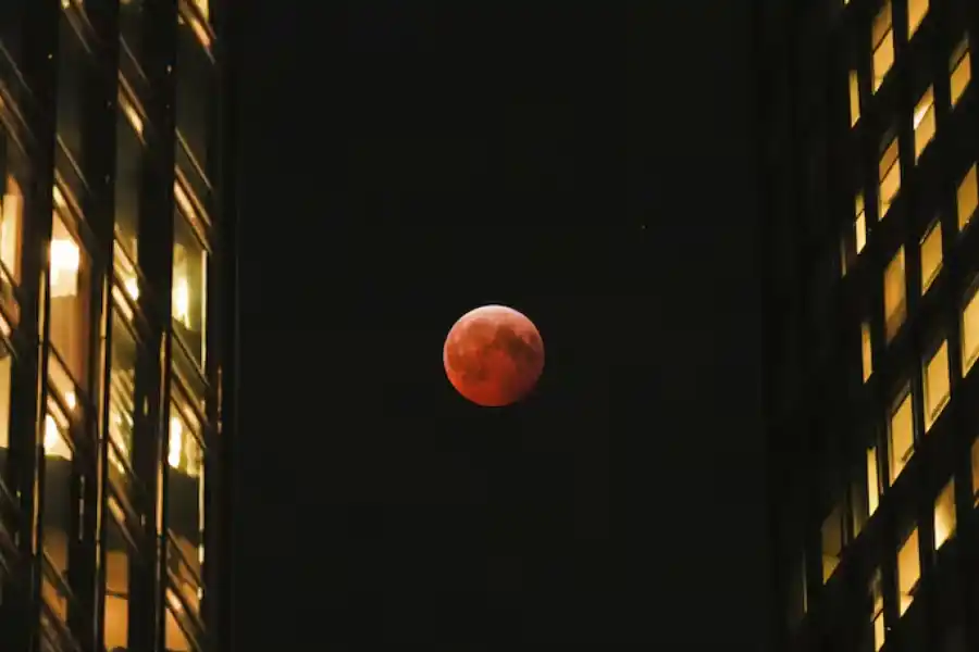 Así se vio el eclipse lunar en Chicago Kiichiro Sato - AP/La Nación