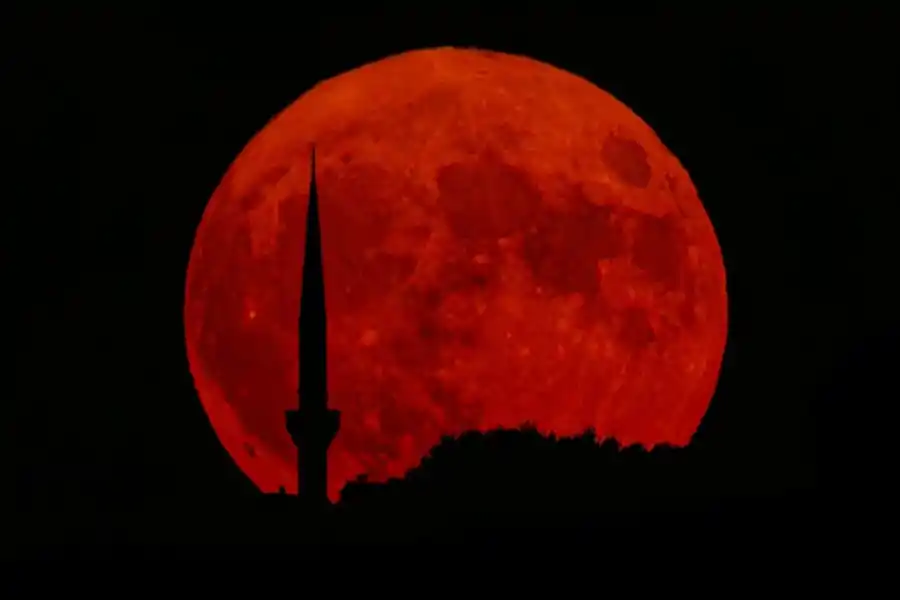 El eclipse lunar de esta madrugada dio lugar a una vista fascinante.