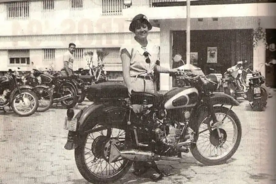 MUJER RÉCORD. Norma asegura que fue de las primeras que participó de un rally de motos antiguas.