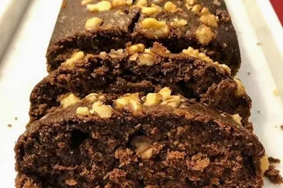 Budín malbec con cobertura de chocolate y frutos secos: una delicia para el postre