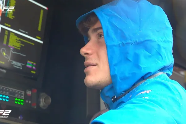 Colapinto es un espectador en el diluvio de Melbourne