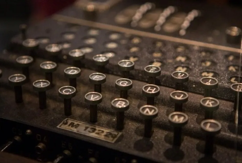 Alan Turing: la máquina humana que enseñó a las máquinas a ser más humanas