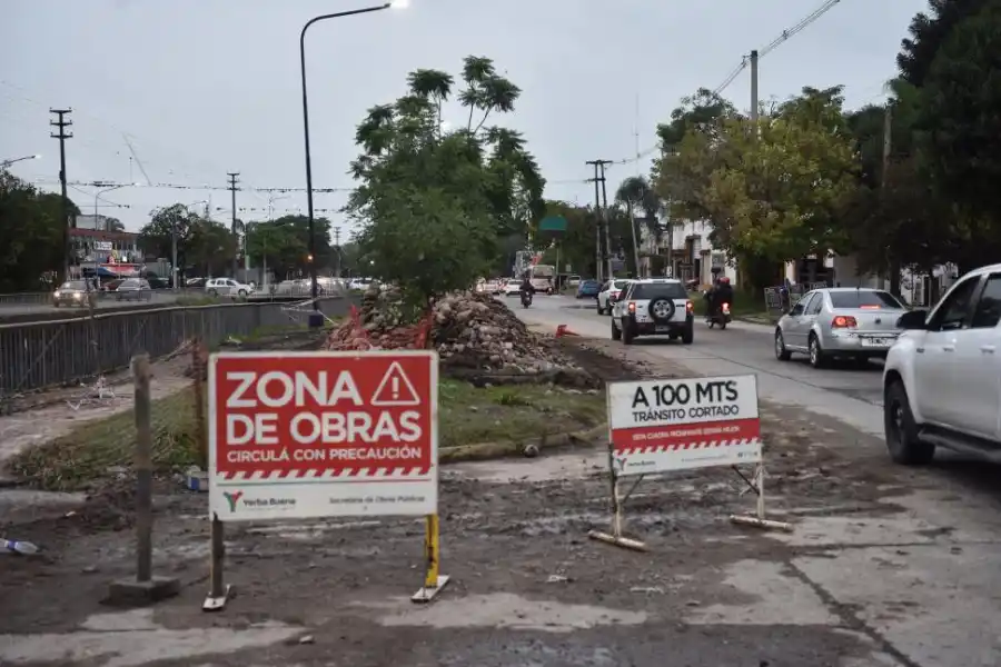 MENDOZA Y CAMINO DEL PERÚ. Se liberó media calzada para el tránsito.
