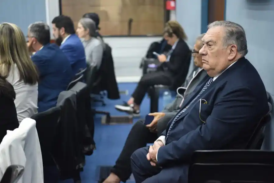 CERISOLA. Firmó la mayoría de las autorizaciones, dijo Guzmán.