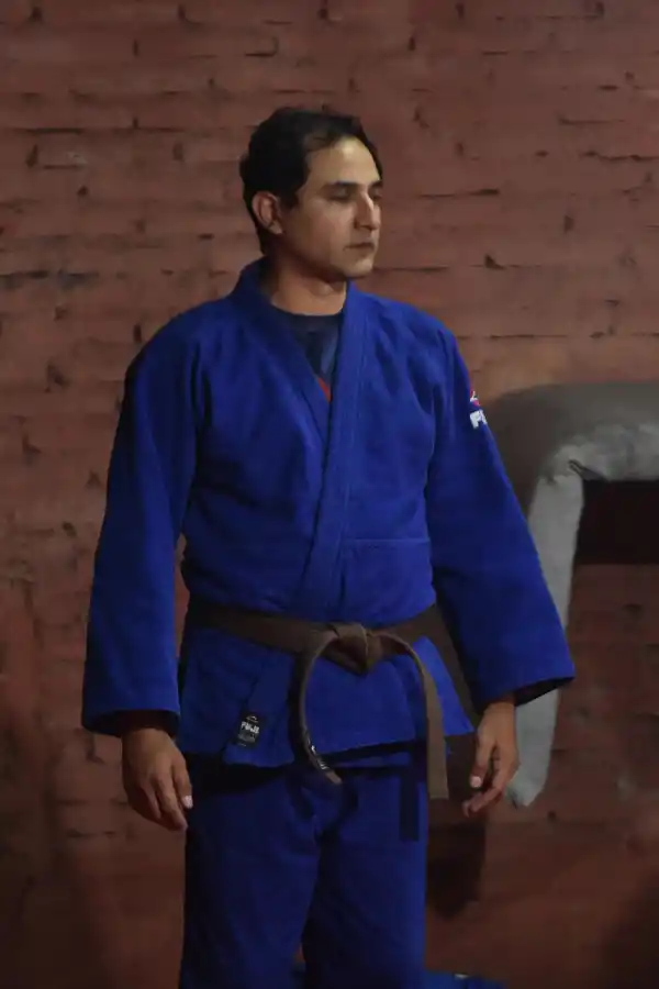 Perdió parte de la visión, pero en el judo encontró la oportunidad de superar sus límites