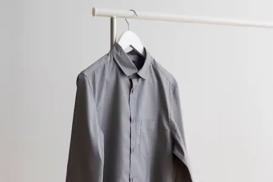 Lo conveniente es dejar la ropa en el interior de casa.