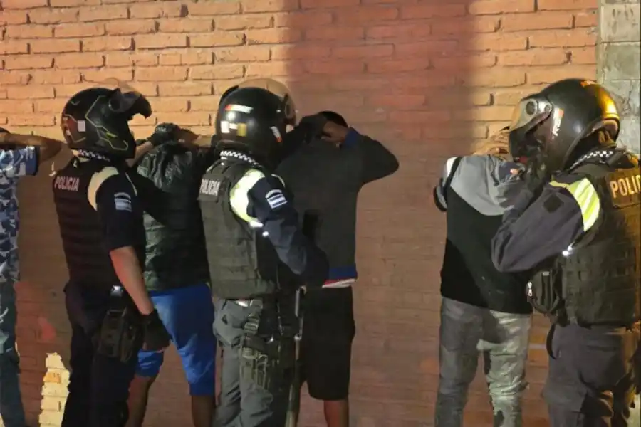 LUGAR. Policías volvieron a Villa 9 de Julio, zona de influencia de “Miguelón”.