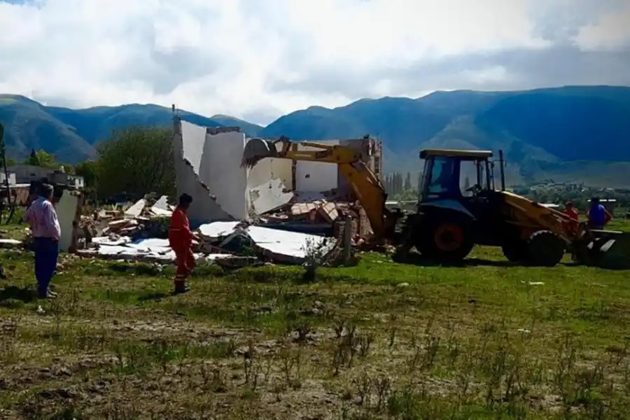 OPERATIVO. 125 efectivos participaron en las medidas judiciales.