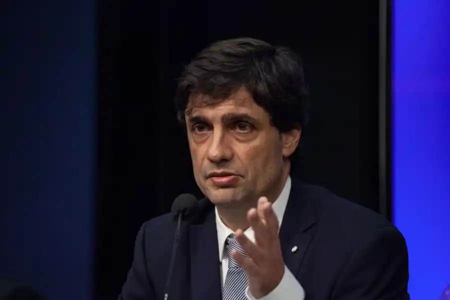 Cede la volatilidad cambiaria y se espera el “efecto FMI”