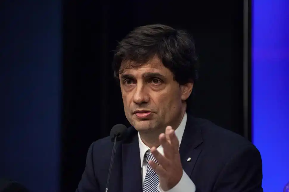 Cede la volatilidad cambiaria y se espera el “efecto FMI”