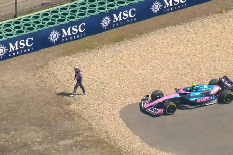 Ante la mirada de Colapinto y los ingenieros de Alpine, Doohan sufrió las fallas del auto y no terminó el entrenamiento